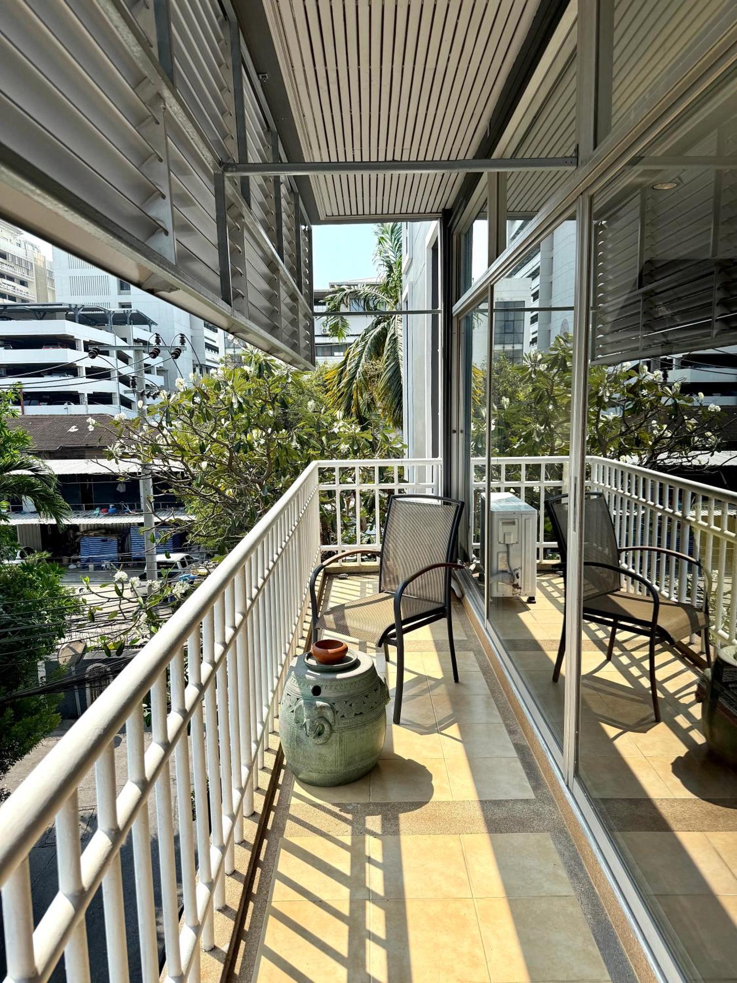 Samsen Suites/ 2 Br Suites for less Bangkok Extérieur photo