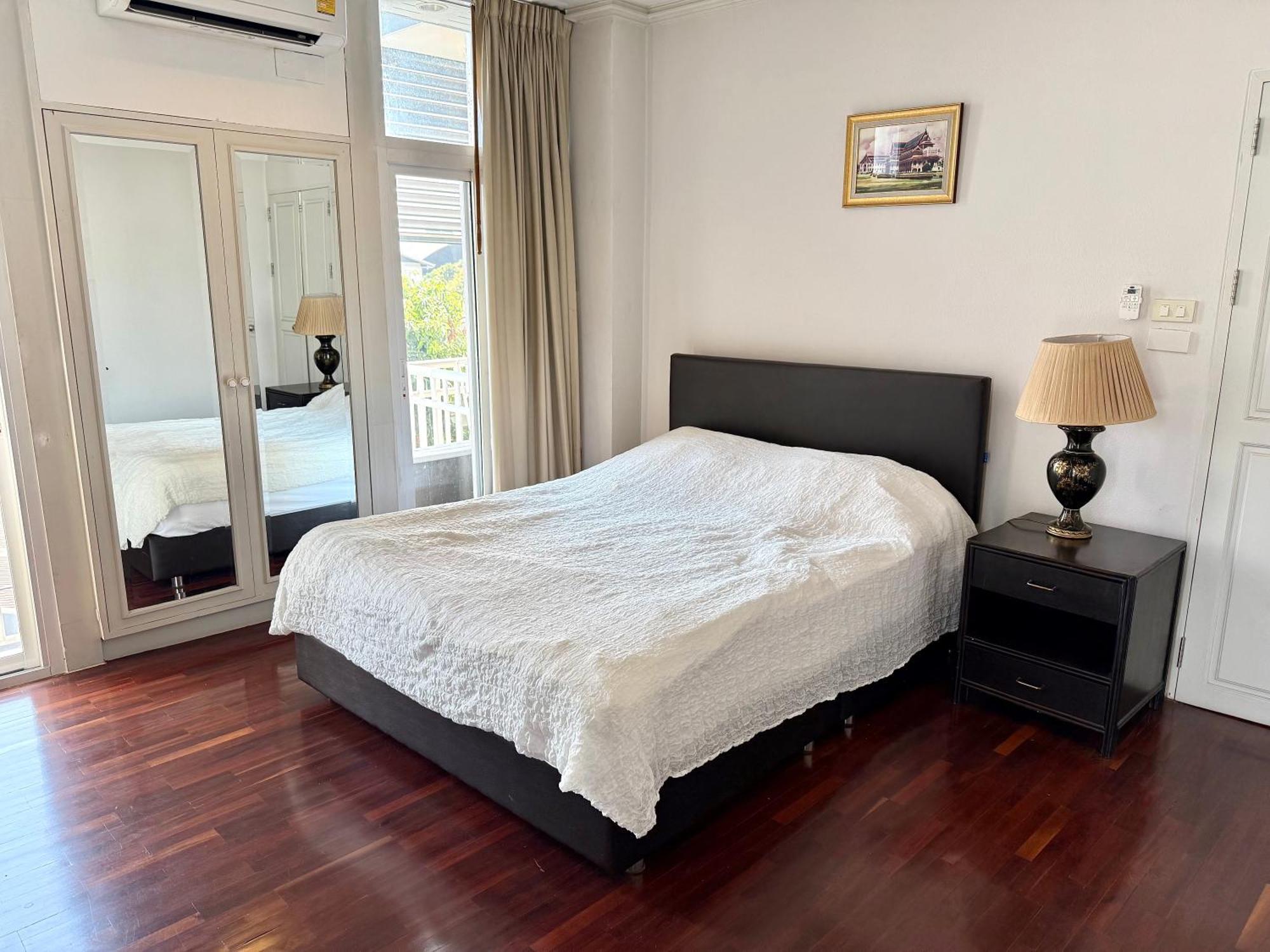 Samsen Suites/ 2 Br Suites for less Bangkok Extérieur photo