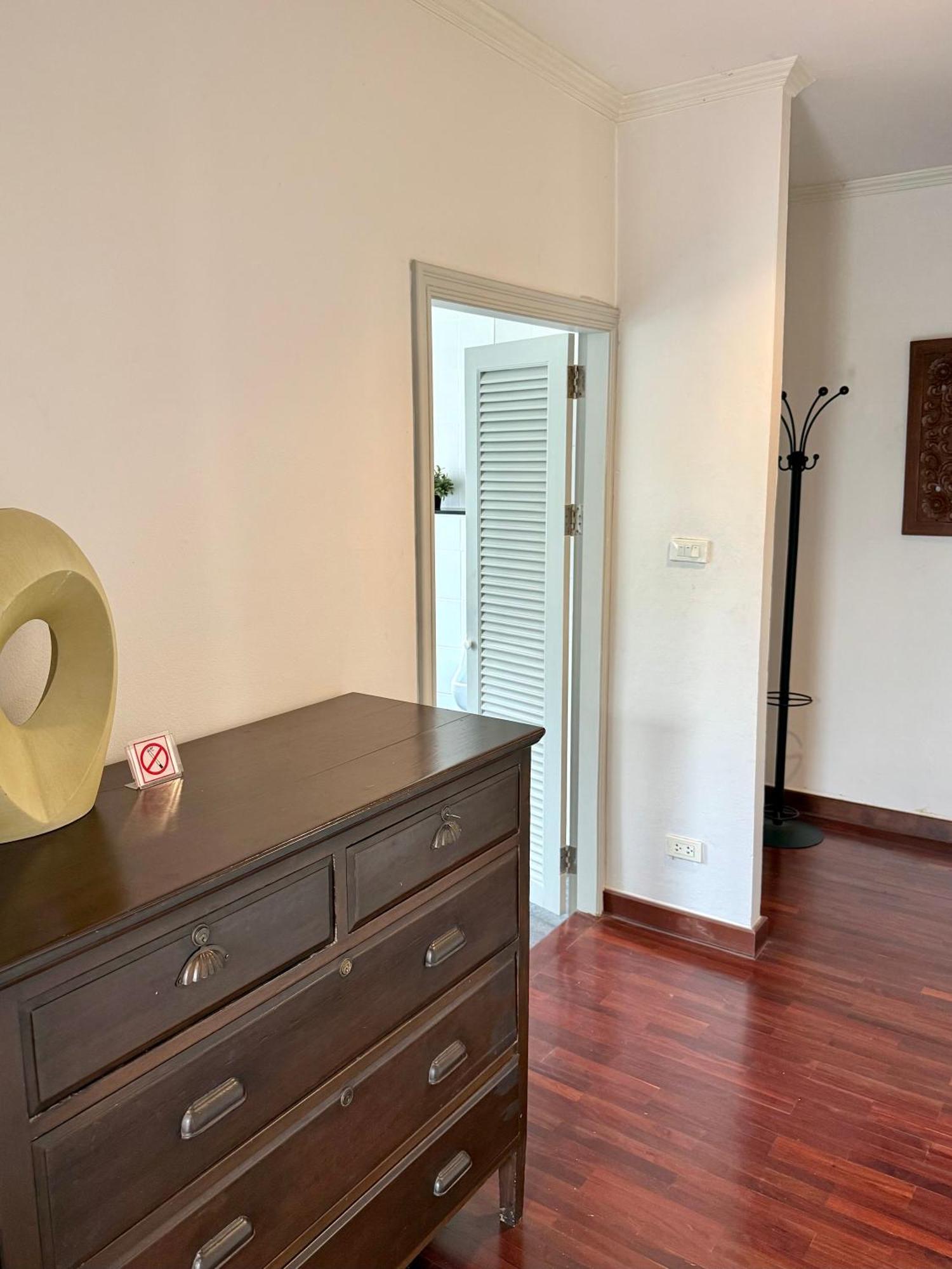 Samsen Suites/ 2 Br Suites for less Bangkok Extérieur photo