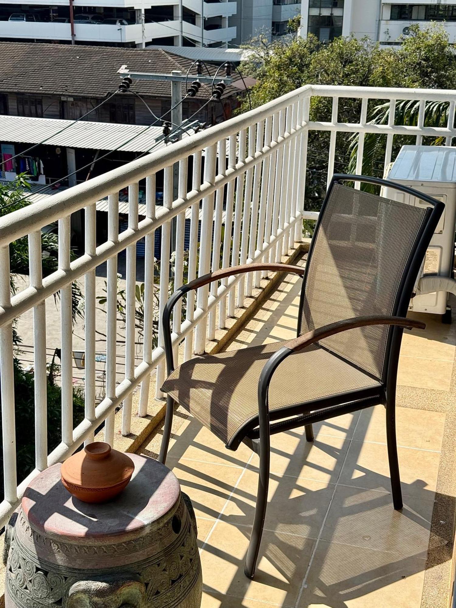 Samsen Suites/ 2 Br Suites for less Bangkok Extérieur photo